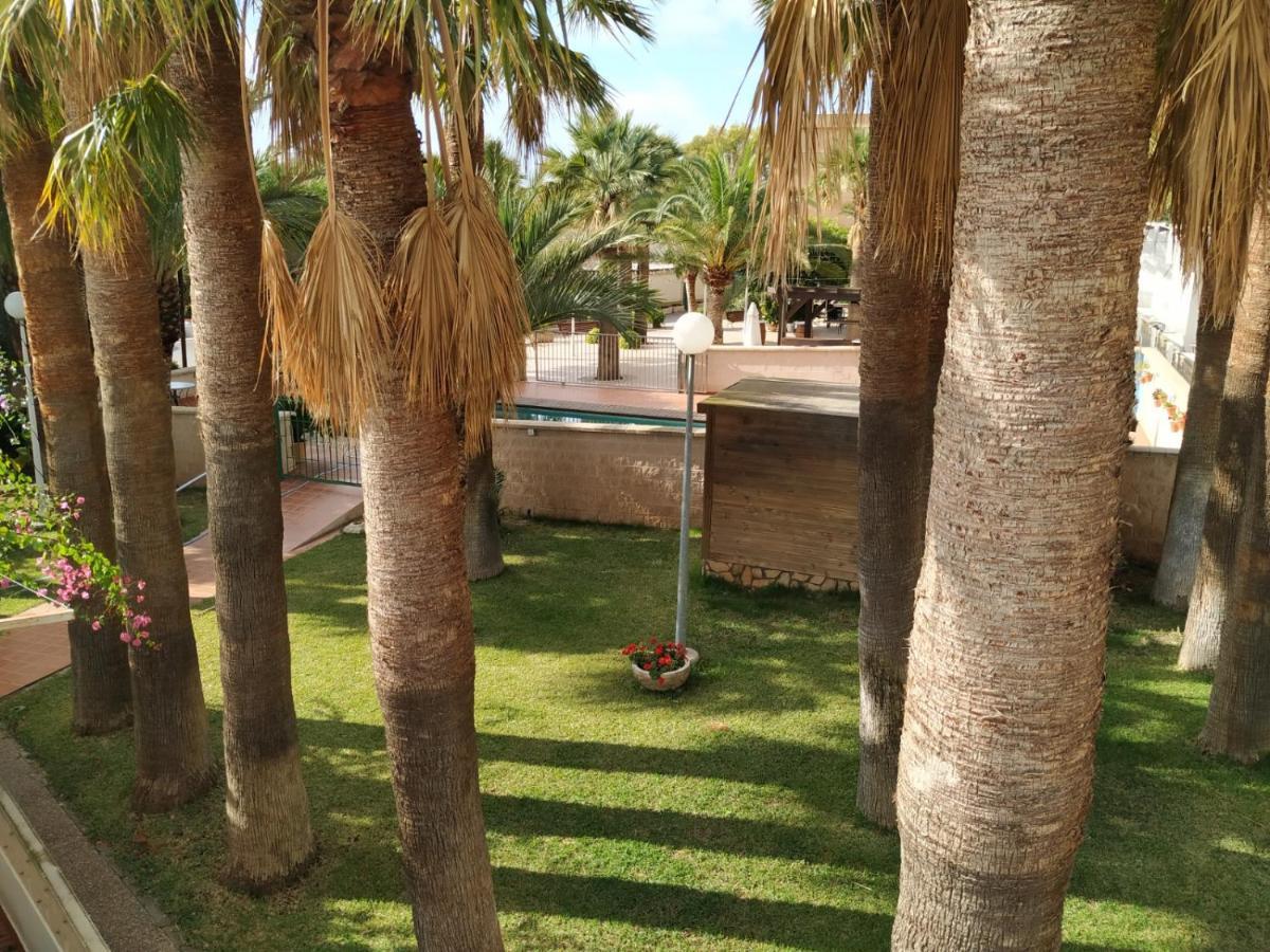 El Eden Hotel El Ejido Luaran gambar